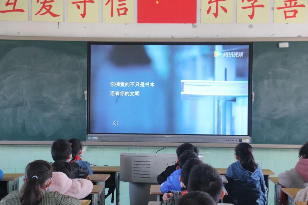 “ 竹马 ”和“ 天降 ”,选谁?